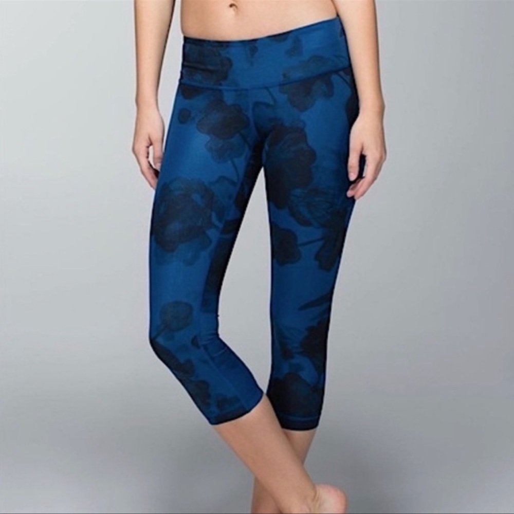 Lululemon Wunder Under Crop II *Full-On Luxtreme- Size 10